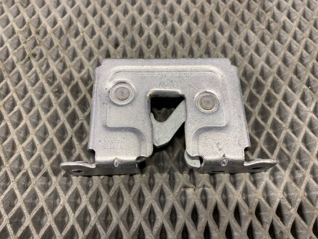 Замок капота, 944 рублей, Красноярск