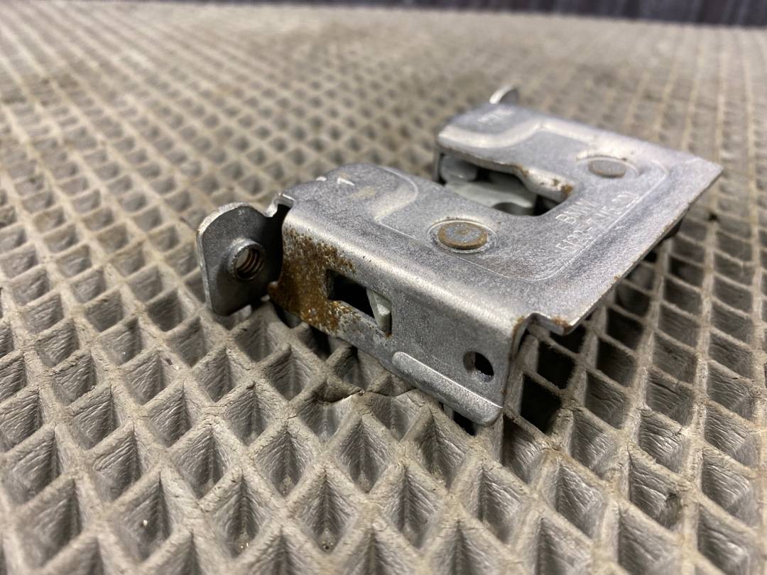 Замок капота, 944 рублей, Красноярск