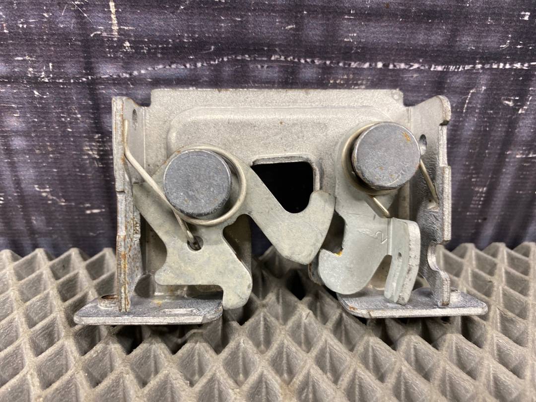 Замок капота, 944 рублей, Красноярск