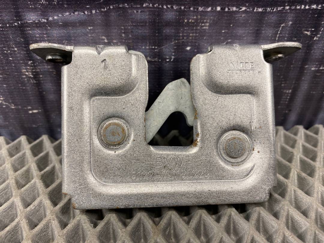 Замок капота, 944 рублей, Красноярск