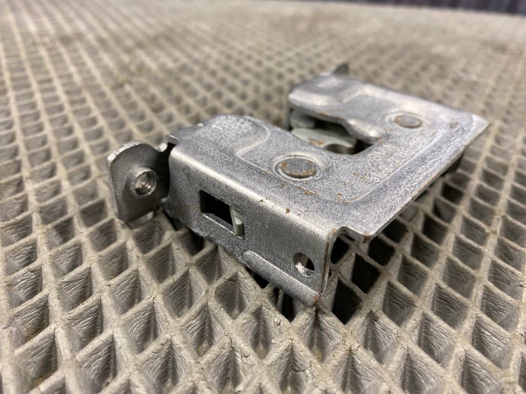 Замок капота, 944 рублей, Красноярск