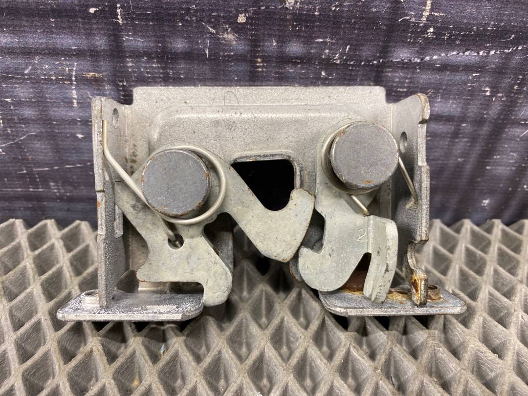 Замок капота, 944 рублей, Красноярск