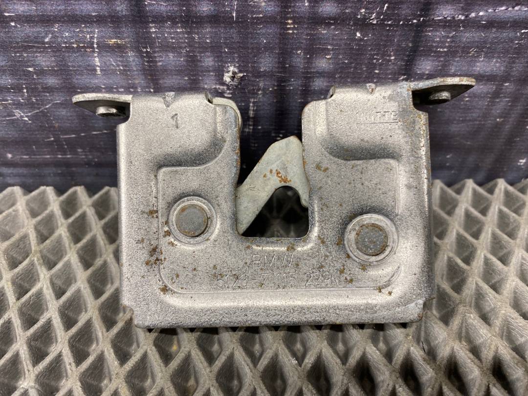 Замок капота, 944 рублей, Красноярск