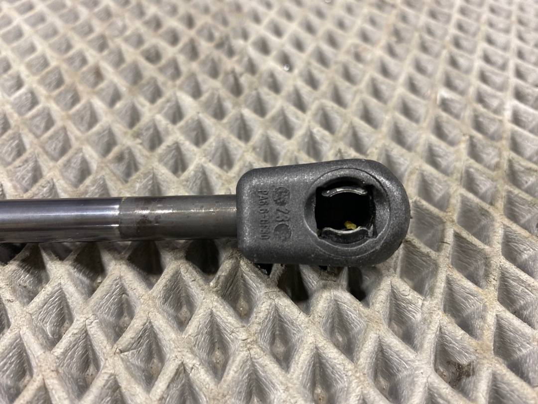 Амортизатор капота, 688 рублей, Красноярск