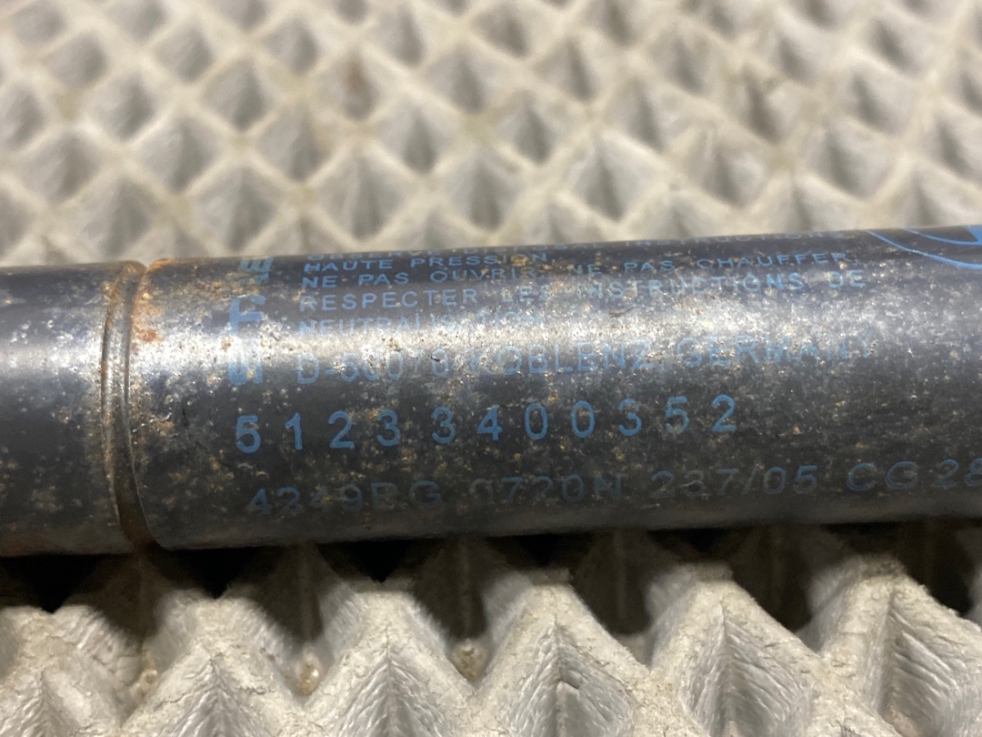 Амортизатор капота, 688 рублей, Красноярск