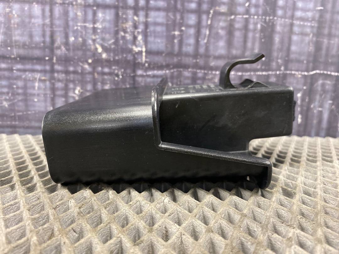 Опора ковра багажника, 608 рублей, Красноярск