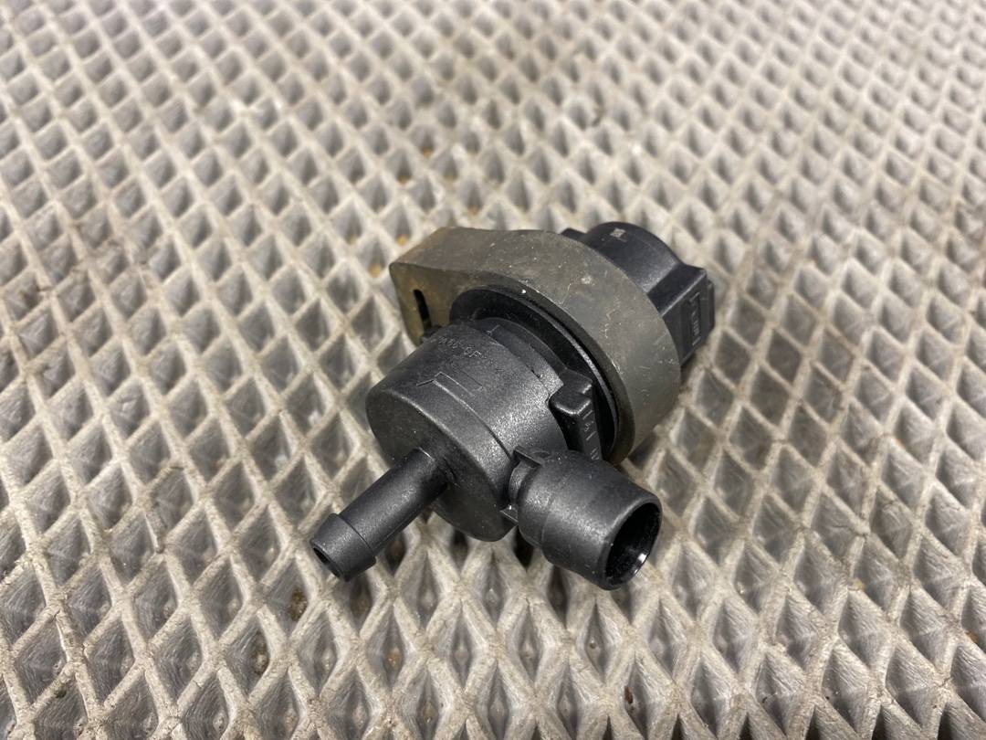 Клапан вентиляции топливного бака, 1320 рублей, Красноярск