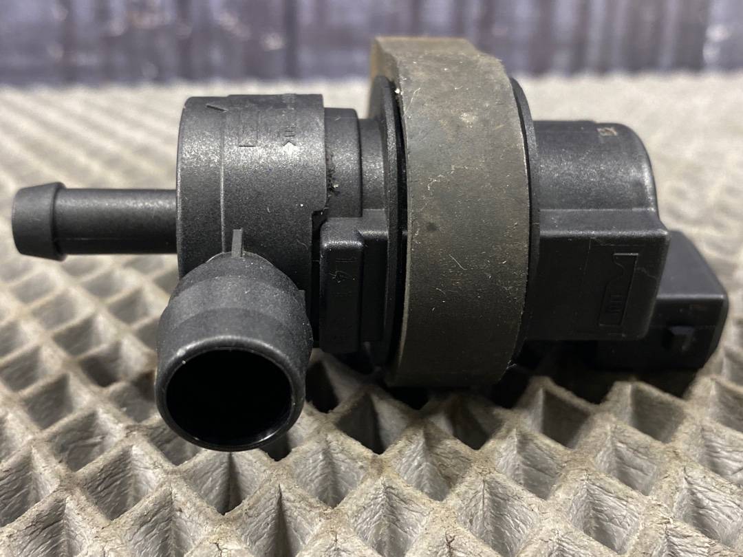 Клапан вентиляции топливного бака, 1320 рублей, Красноярск