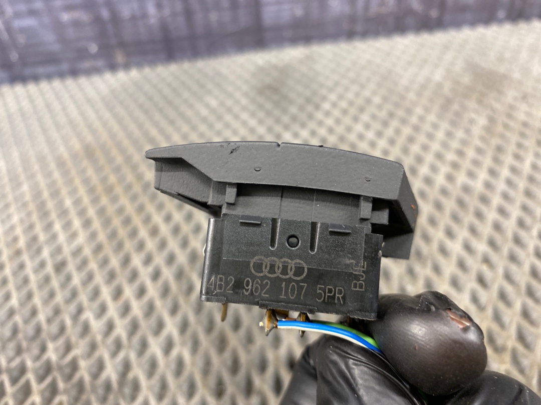 Кнопка центрального замка, 325 рублей, Красноярск