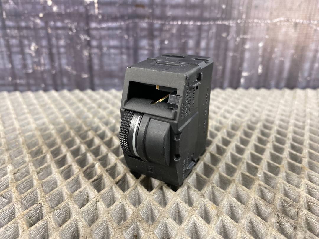 Кнопка яркости подсветки, 225 рублей, Красноярск