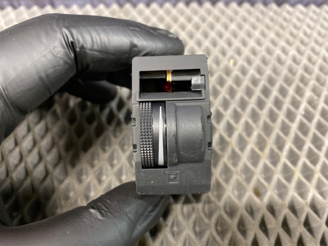 Кнопка яркости подсветки, 225 рублей, Красноярск