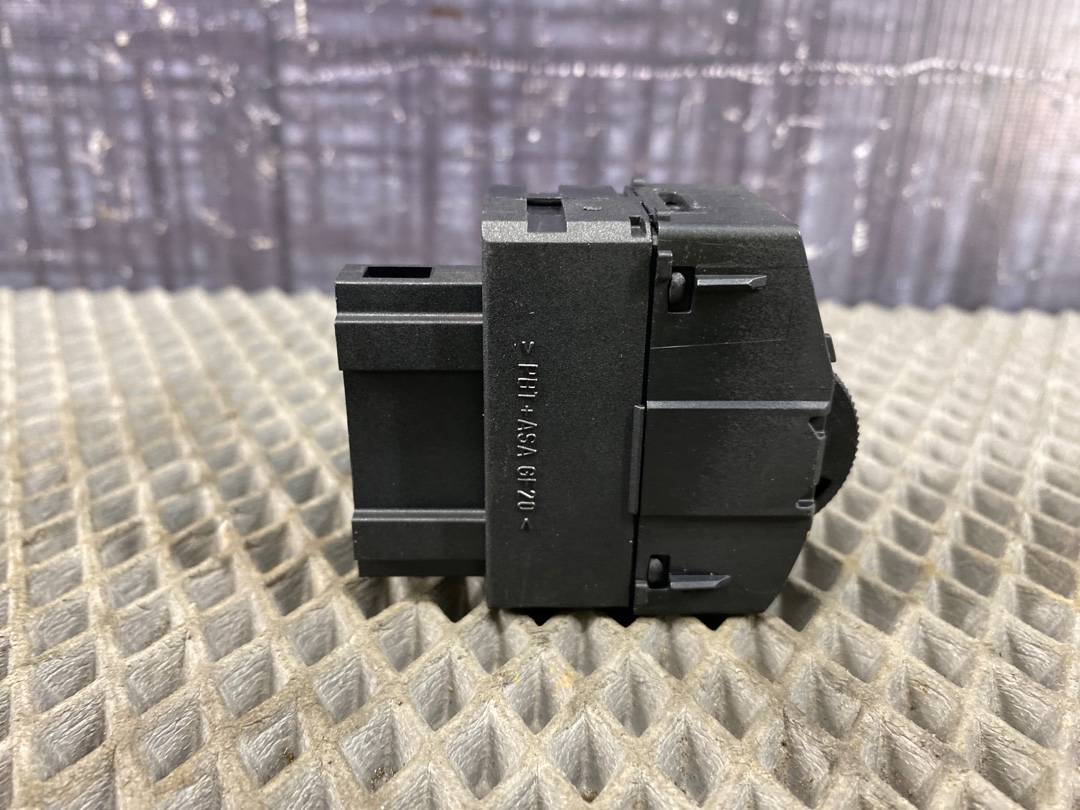 Кнопка яркости подсветки, 225 рублей, Красноярск