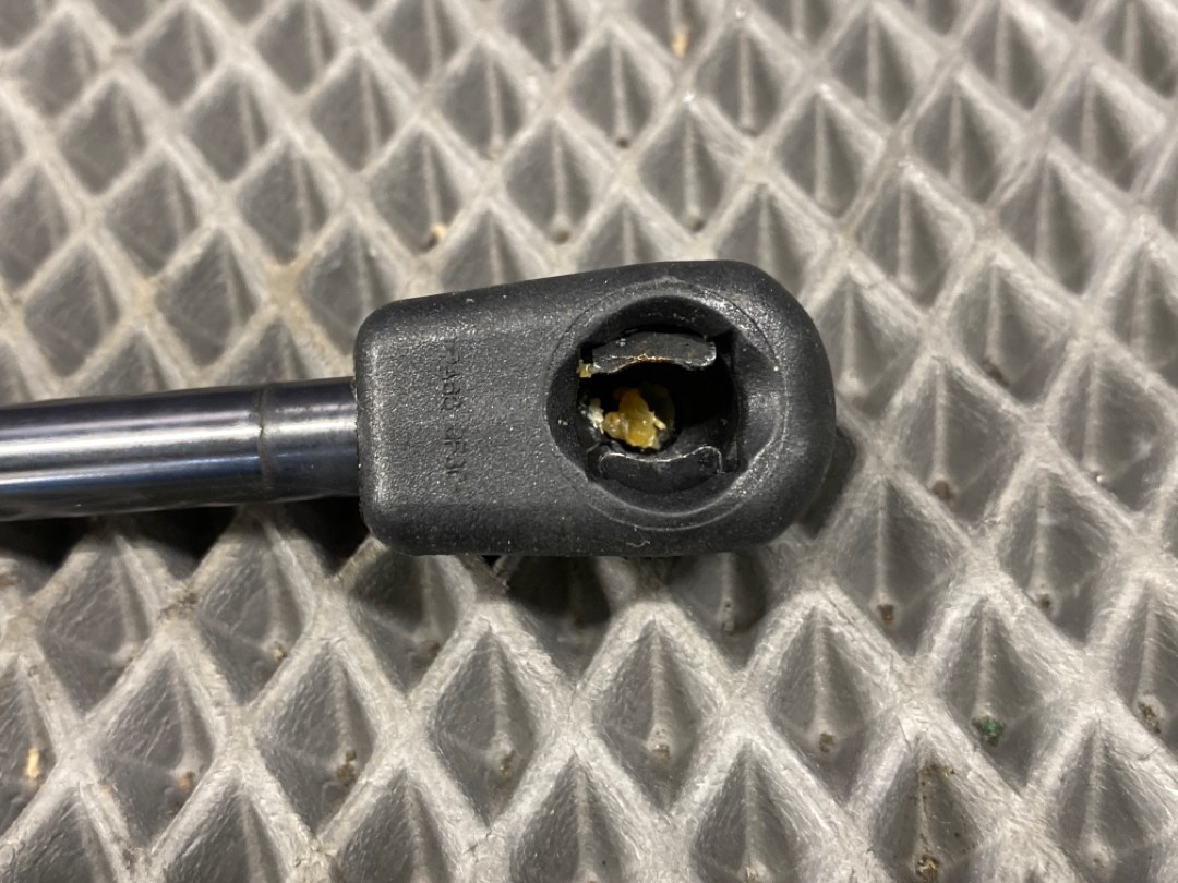 Амортизатор багажника, 450 рублей, Красноярск