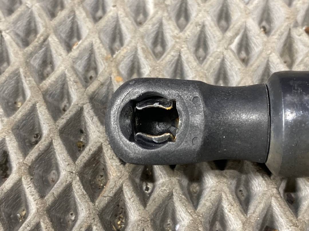 Амортизатор багажника, 450 рублей, Красноярск