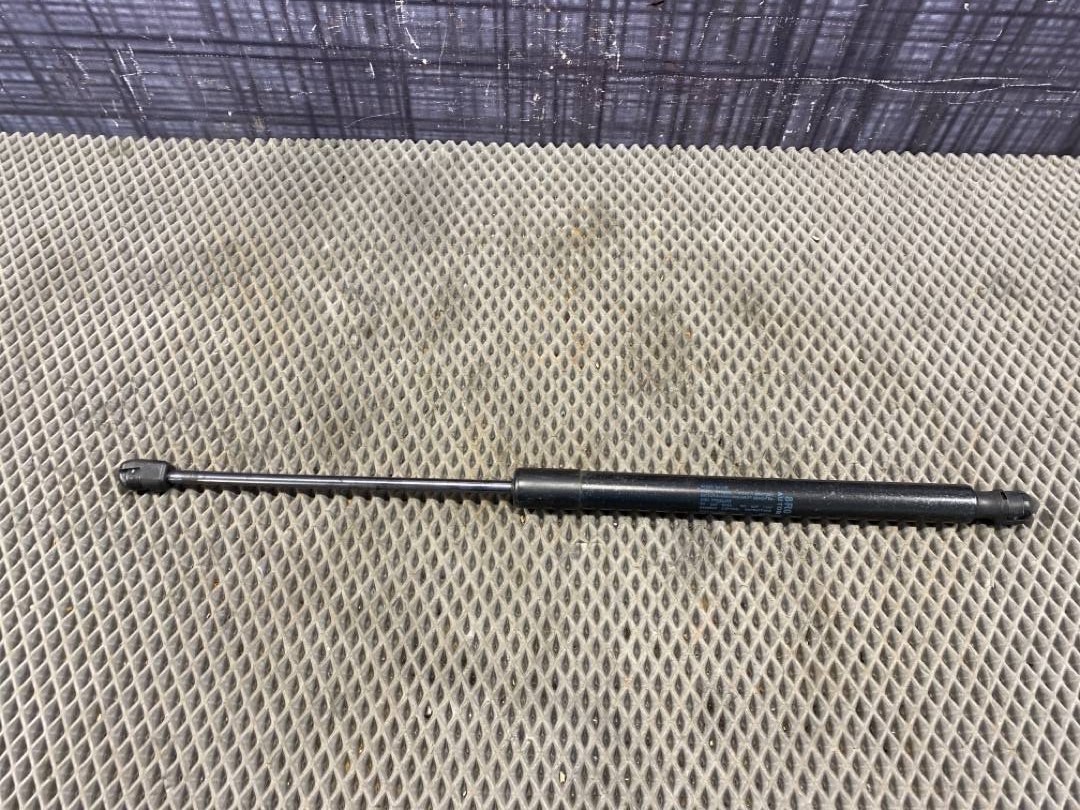 Амортизатор багажника, 450 рублей, Красноярск