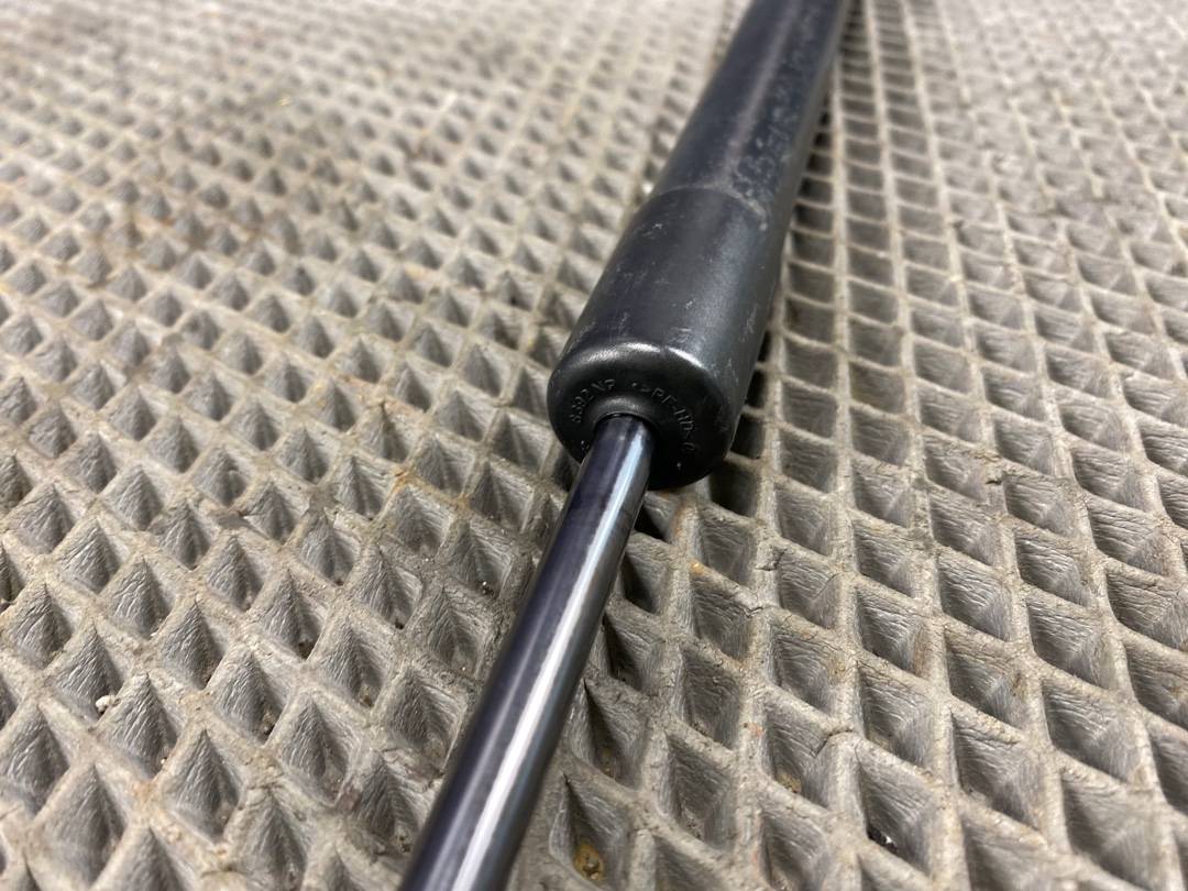 Амортизатор багажника, 450 рублей, Красноярск