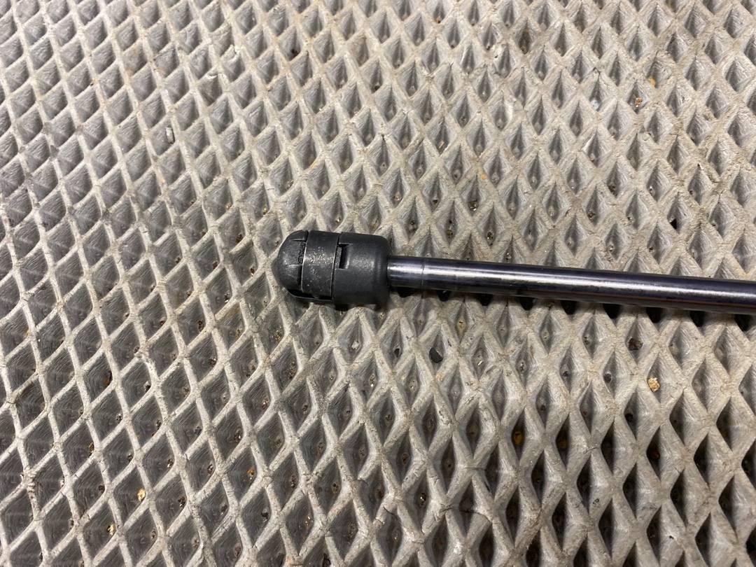 Амортизатор багажника, 450 рублей, Красноярск