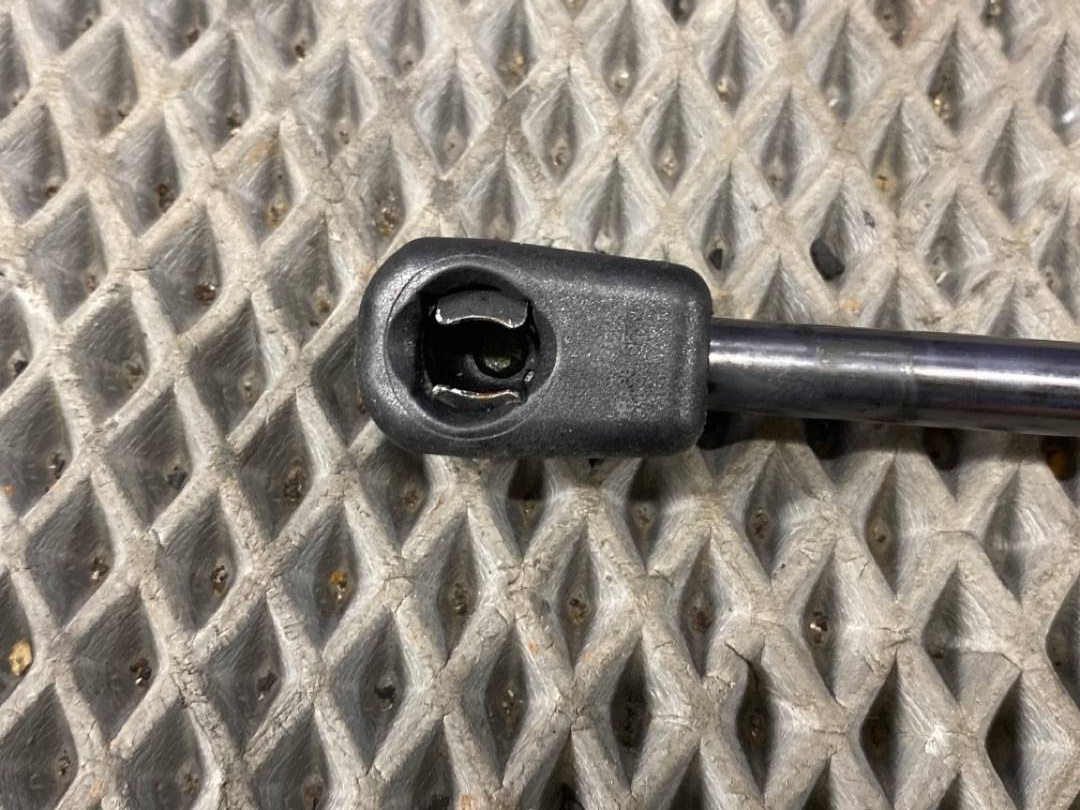 Амортизатор багажника, 450 рублей, Красноярск