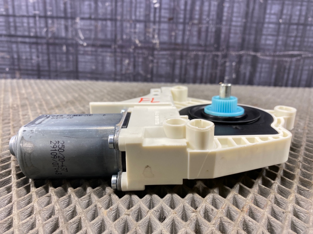 Мотор стеклоподъемника, 600 рублей, Красноярск