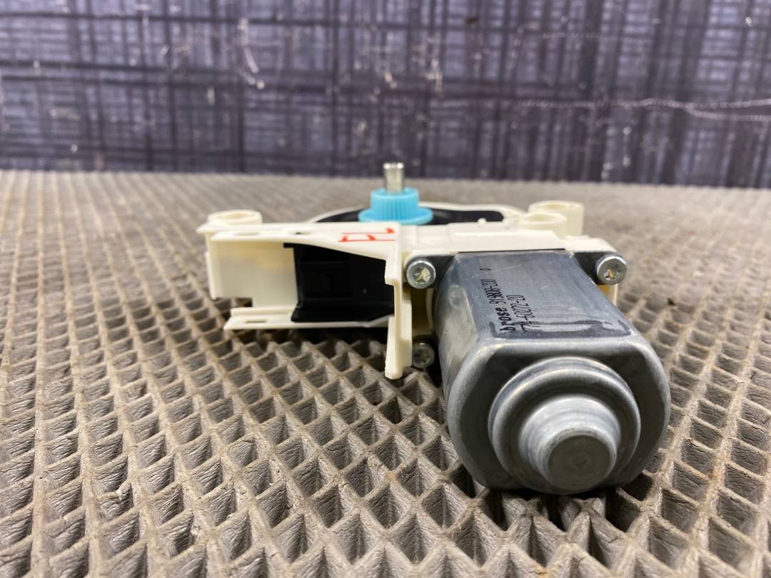 Мотор стеклоподъемника, 600 рублей, Красноярск