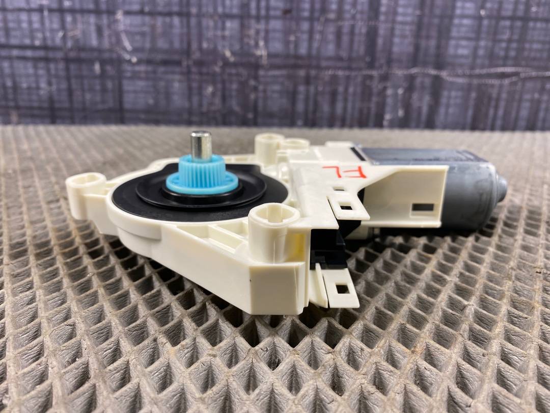 Мотор стеклоподъемника, 600 рублей, Красноярск