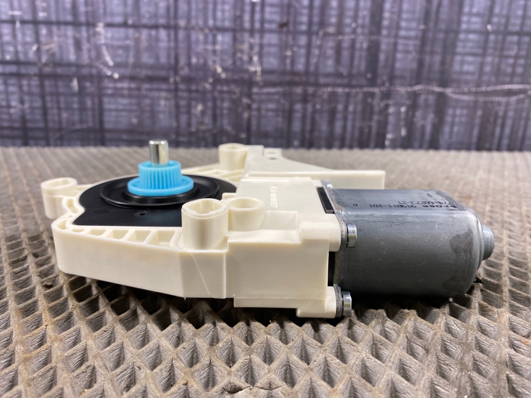 Мотор стеклоподъемника, 600 рублей, Красноярск