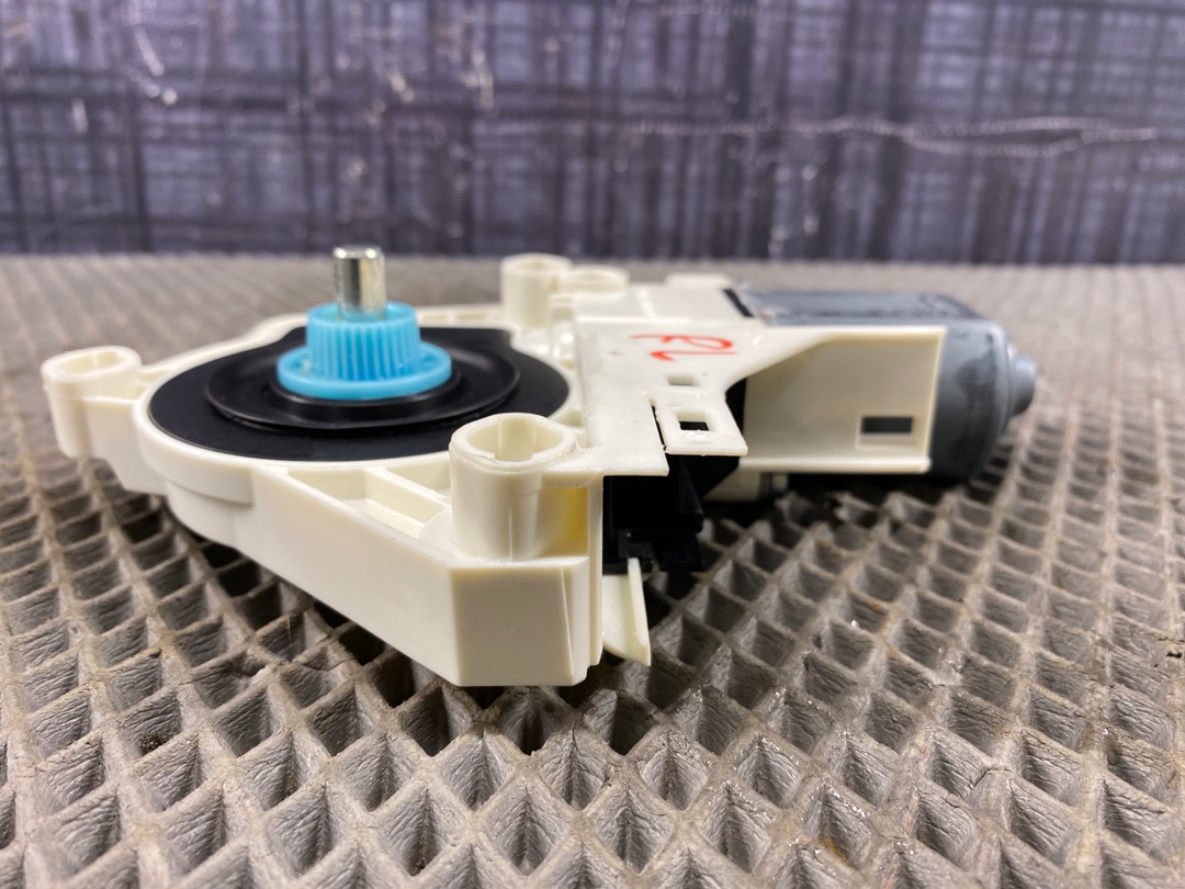 Мотор стеклоподъемника, 600 рублей, Красноярск