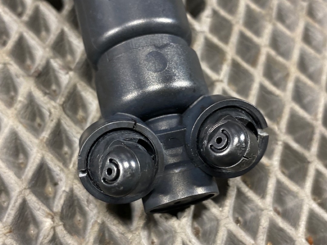 Форсунка омывателя фар, 1380 рублей, Красноярск