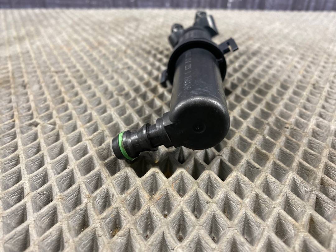 Форсунка омывателя фар, 1380 рублей, Красноярск