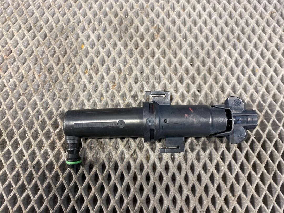 Форсунка омывателя фар, 1380 рублей, Красноярск