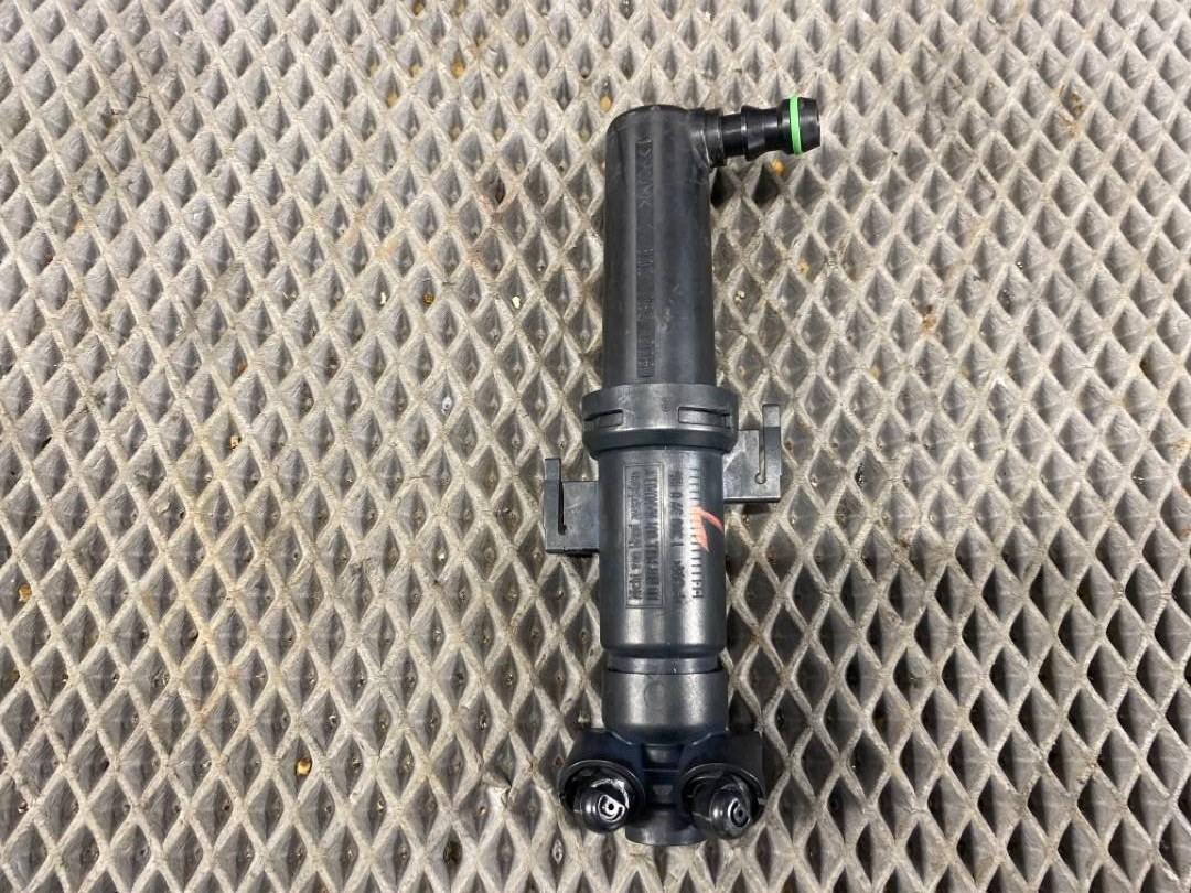 Форсунка омывателя фар, 1380 рублей, Красноярск