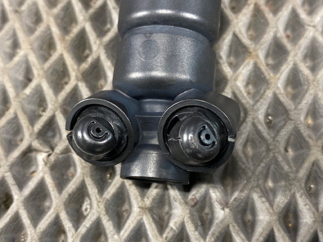 Форсунка омывателя фар, 1380 рублей, Красноярск