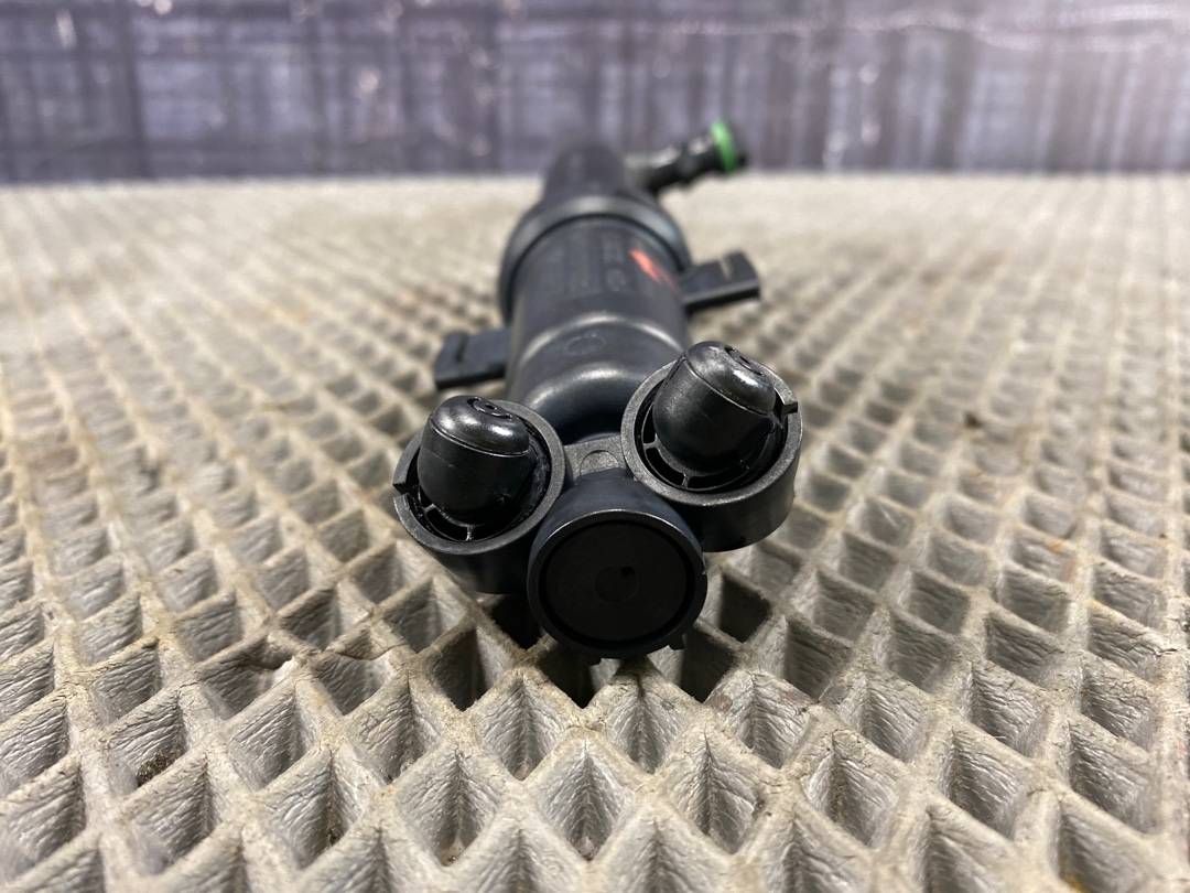 Форсунка омывателя фар, 1380 рублей, Красноярск