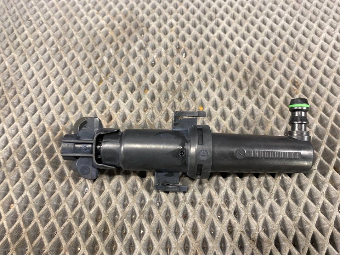 Форсунка омывателя фар, 1380 рублей, Красноярск