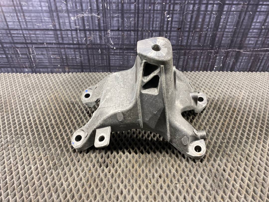 Опора двигателя, 720 рублей, Красноярск