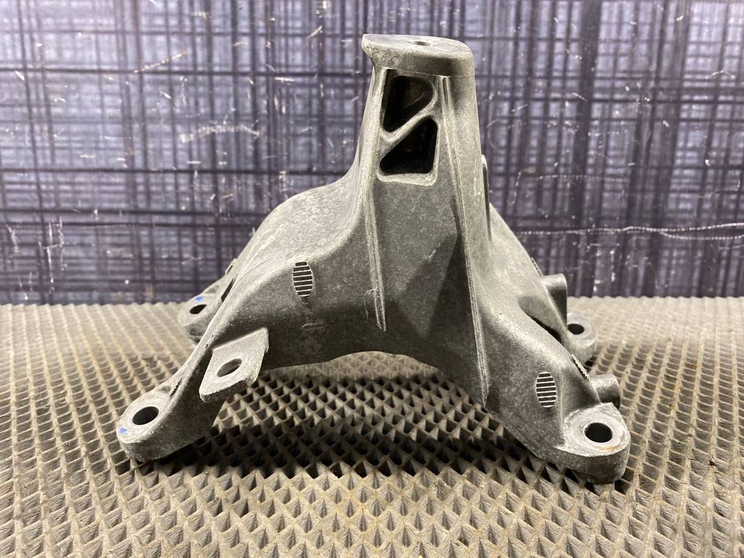 Опора двигателя, 720 рублей, Красноярск