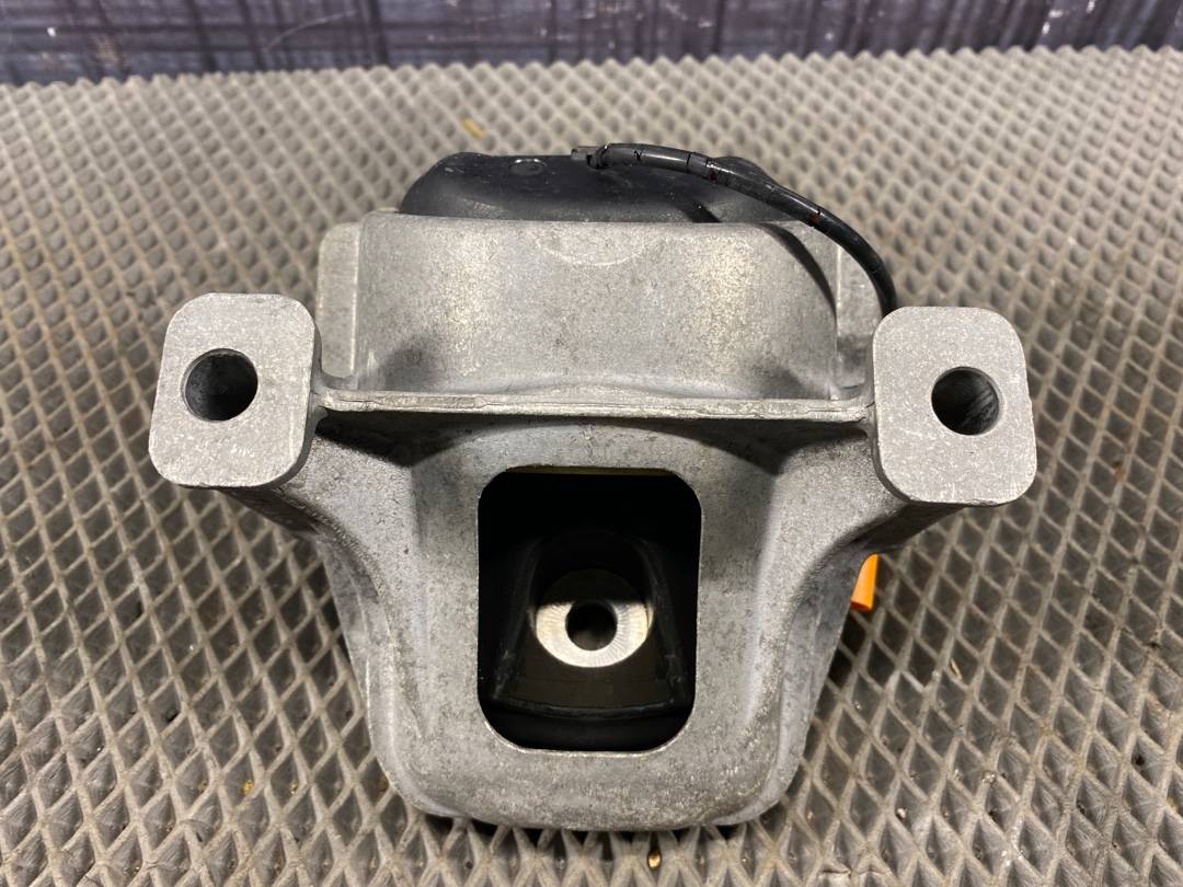 Подушка двигателя, 2820 рублей, Красноярск