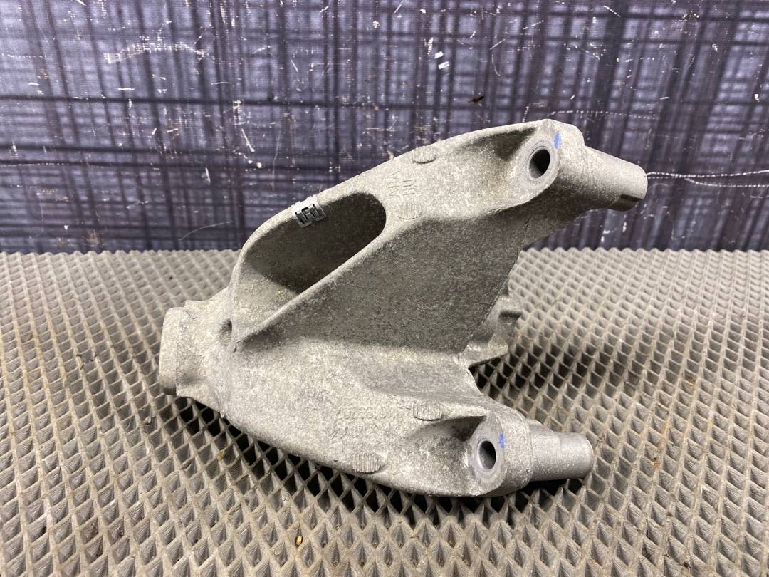 Кронштейн двигателя, 720 рублей, Красноярск