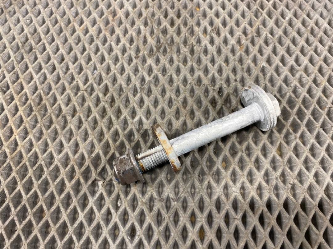 Болт развальный, 330 рублей, Красноярск