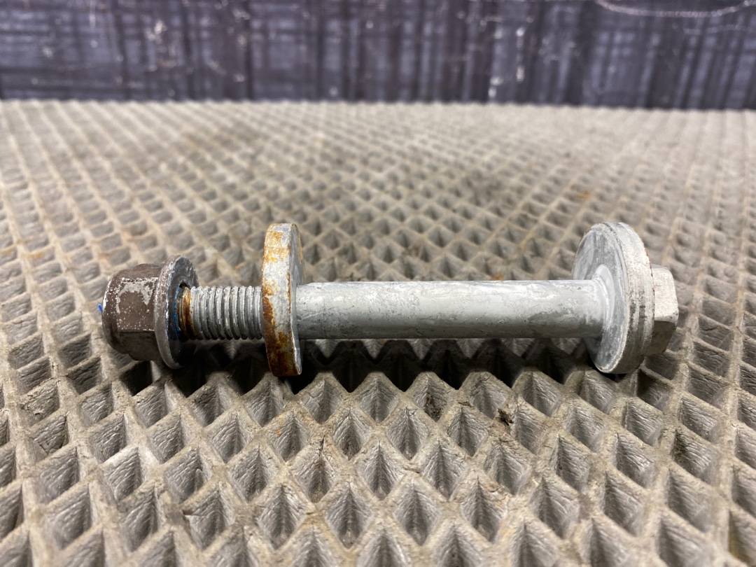 Болт развальный, 330 рублей, Красноярск