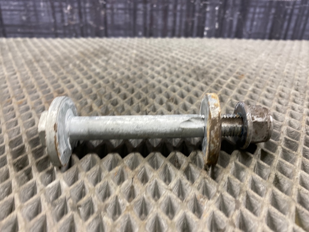 Болт развальный, 330 рублей, Красноярск