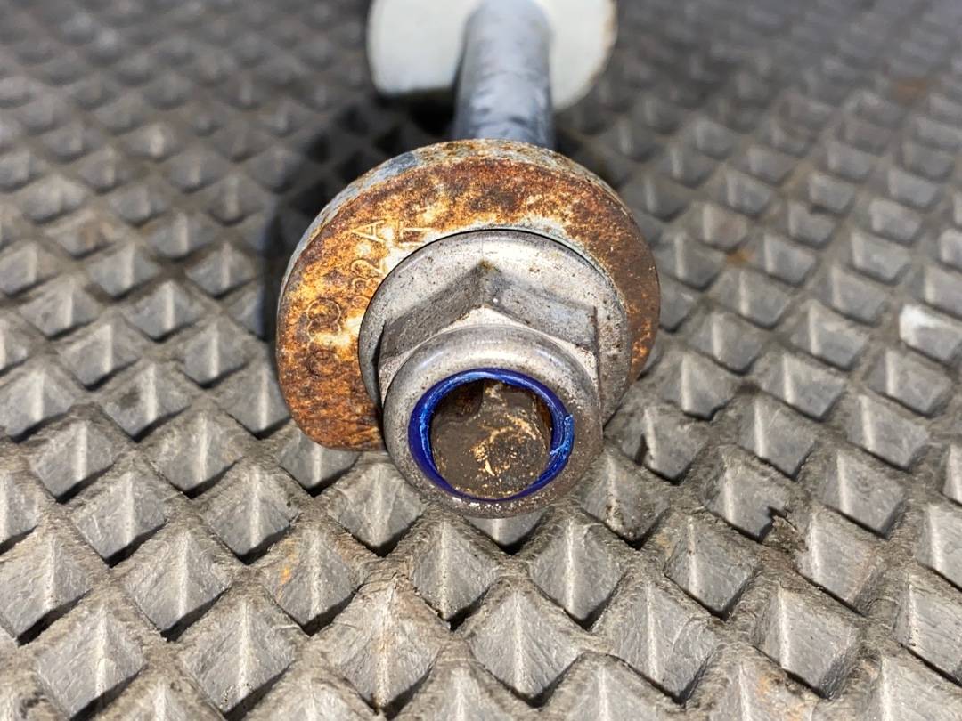 Болт развальный, 330 рублей, Красноярск