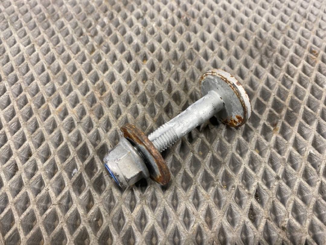 Болт развальный, 330 рублей, Красноярск