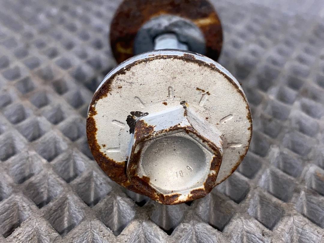 Болт развальный, 330 рублей, Красноярск