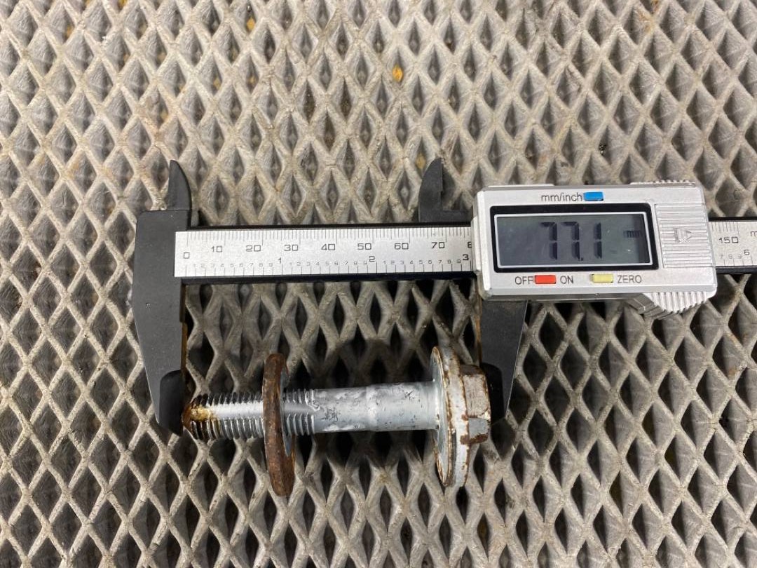 Болт развальный, 330 рублей, Красноярск