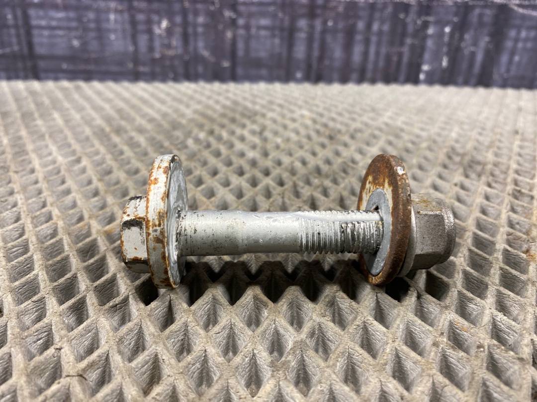 Болт развальный, 330 рублей, Красноярск