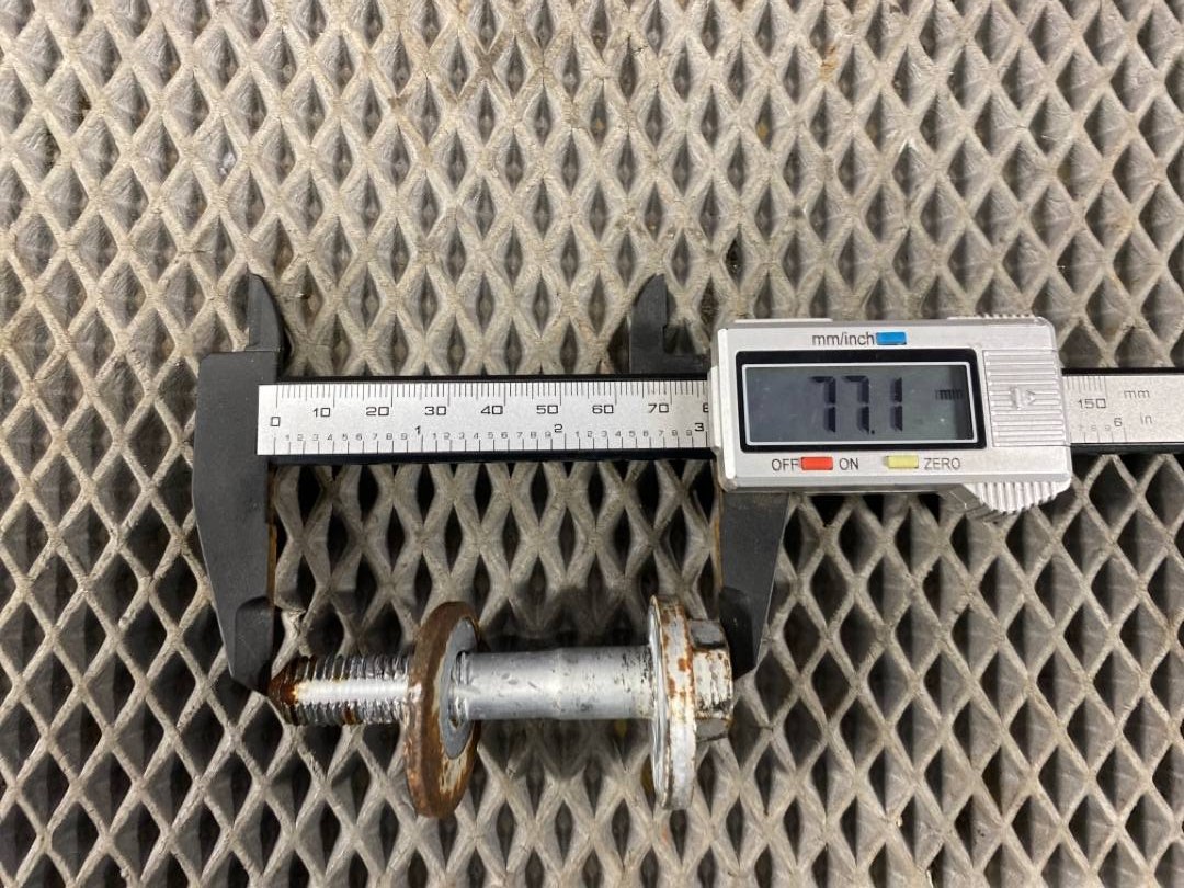 Болт развальный, 330 рублей, Красноярск