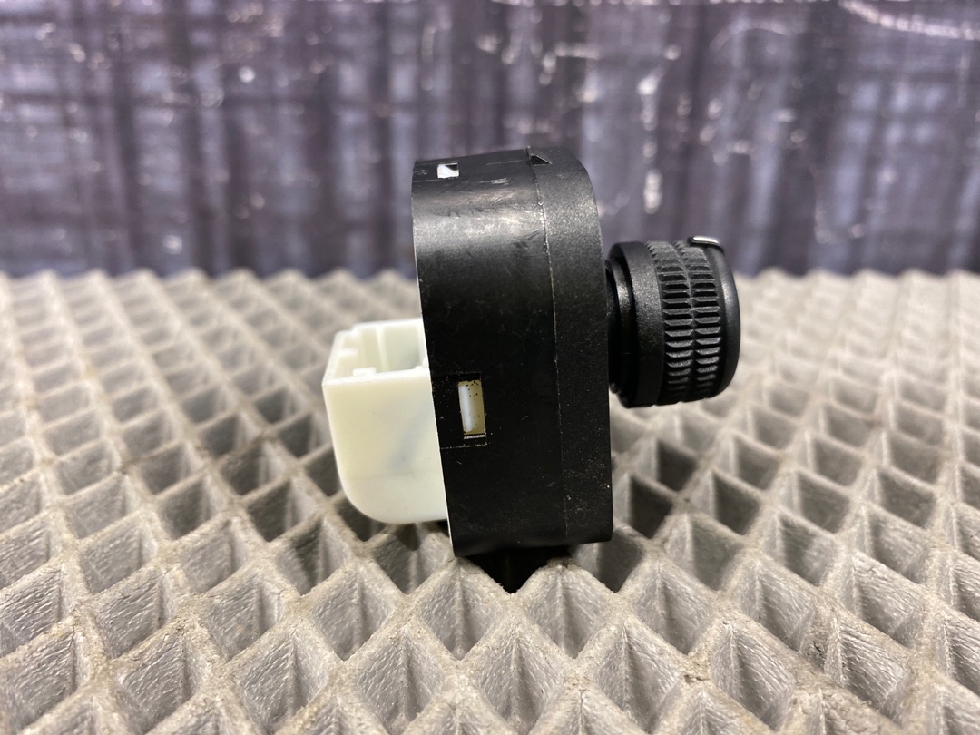 Кнопка регулировки зеркал, 660 рублей, Красноярск