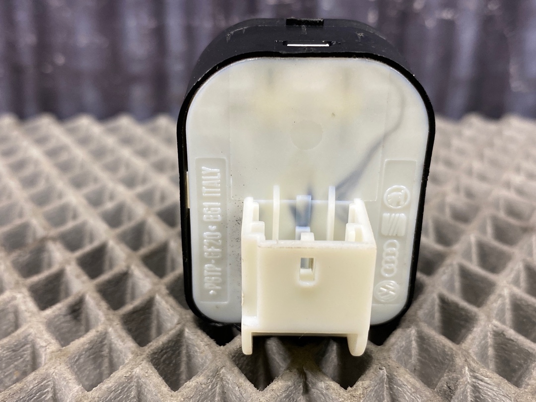 Кнопка регулировки зеркал, 660 рублей, Красноярск