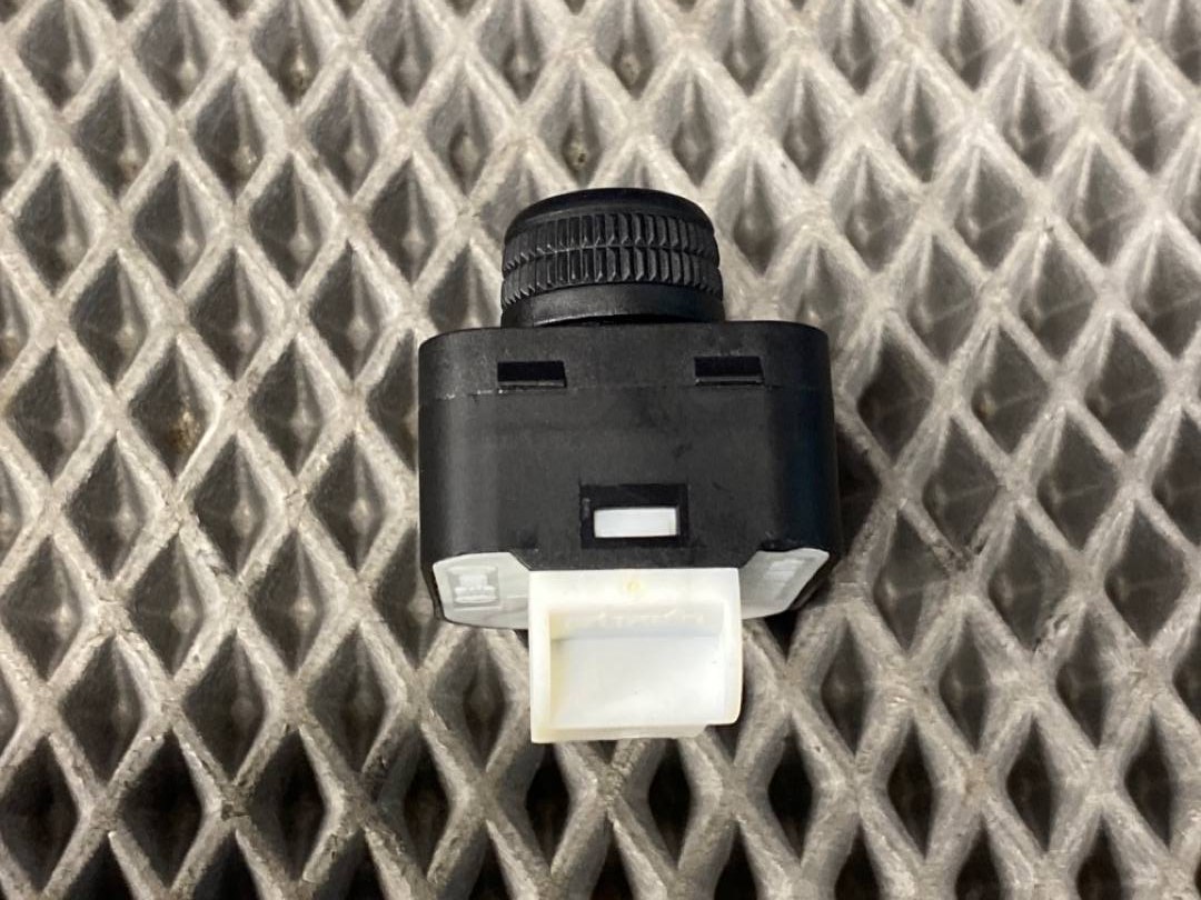 Кнопка регулировки зеркал, 660 рублей, Красноярск